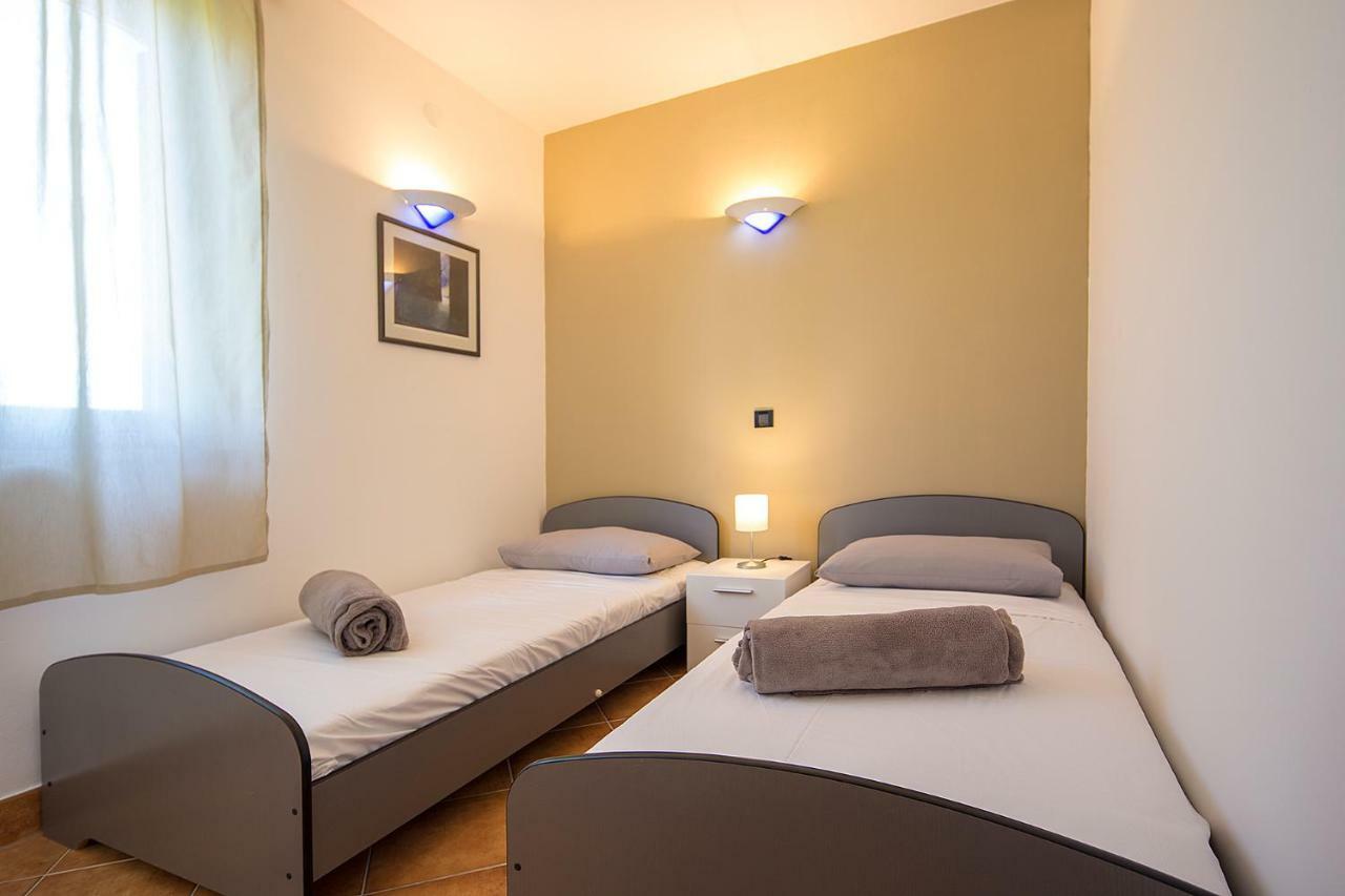 Apartments Bo Malinska Luaran gambar