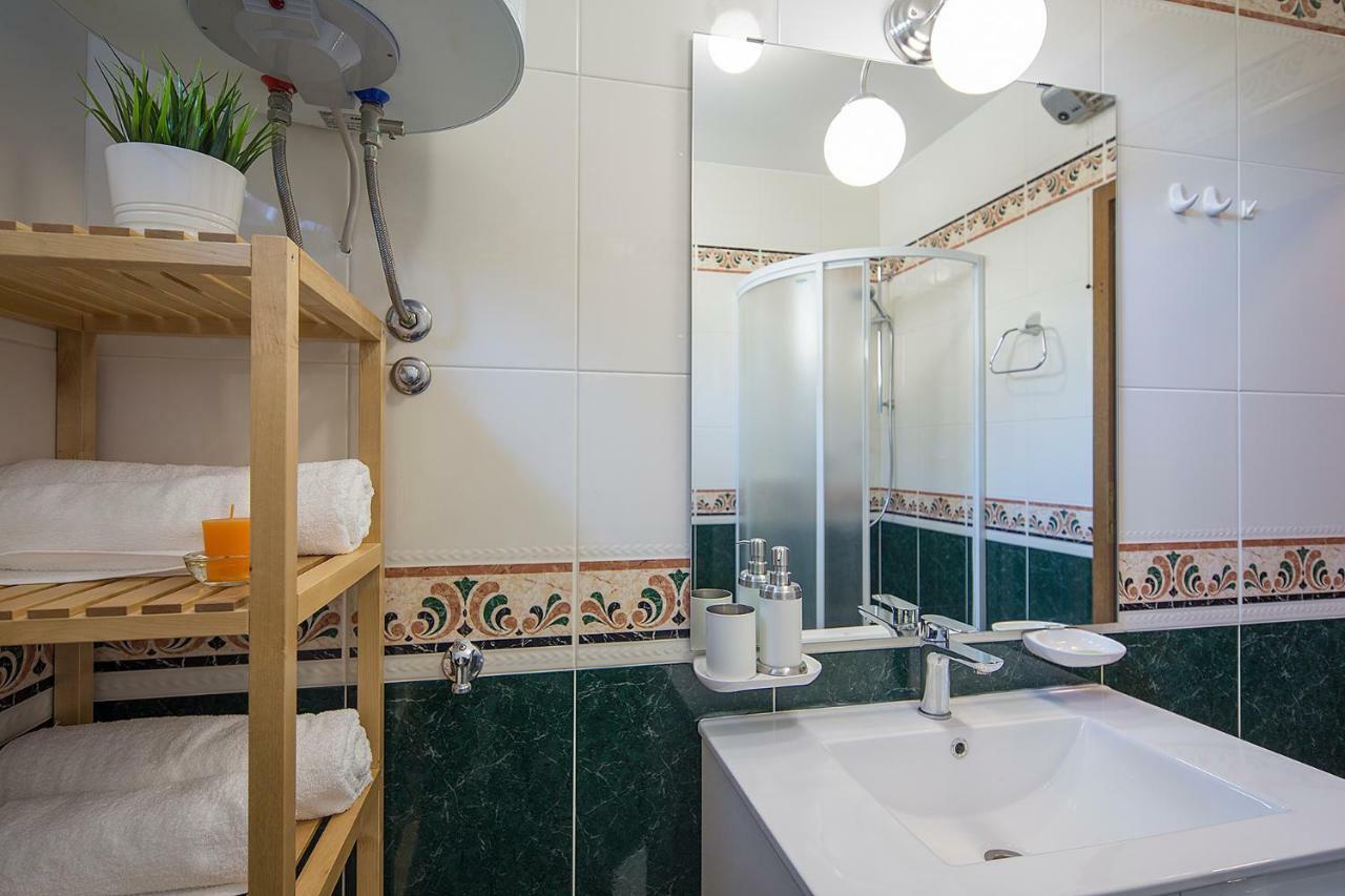 Apartments Bo Malinska Luaran gambar