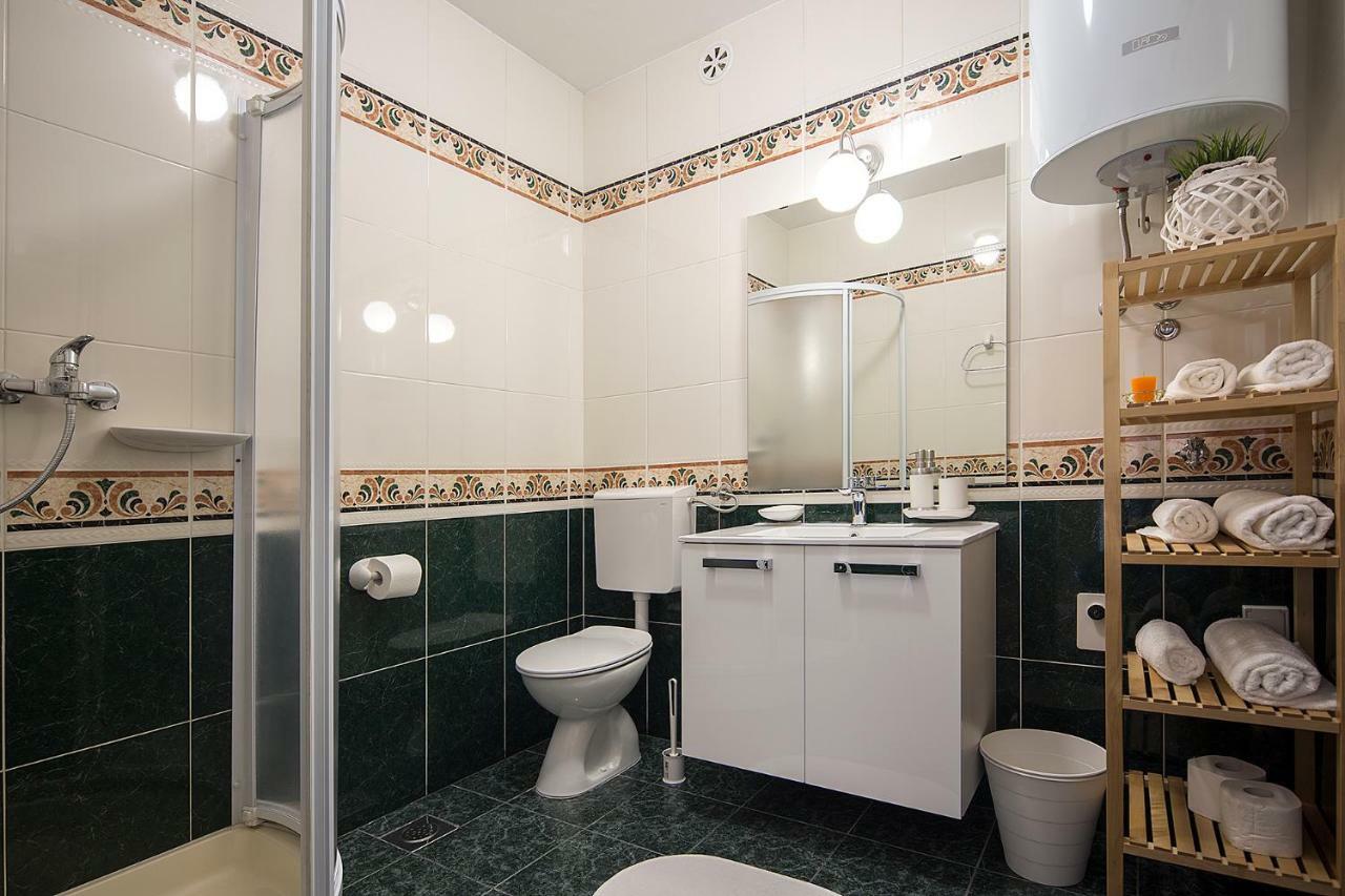 Apartments Bo Malinska Luaran gambar